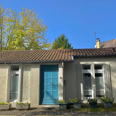 Agreable Petit Gite Avec Piscine Et Jardinet Salies-de-Béarn Eksteriør bilde