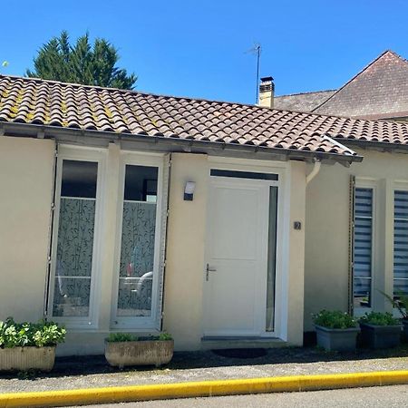 Agreable Petit Gite Avec Piscine Et Jardinet Salies-de-Béarn Eksteriør bilde