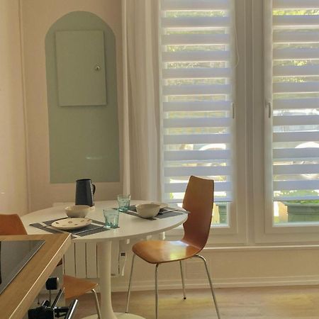 Agreable Petit Gite Avec Piscine Et Jardinet Salies-de-Béarn Eksteriør bilde