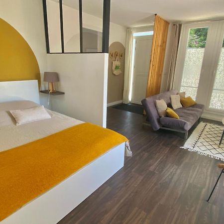 Agreable Petit Gite Avec Piscine Et Jardinet Salies-de-Béarn Eksteriør bilde