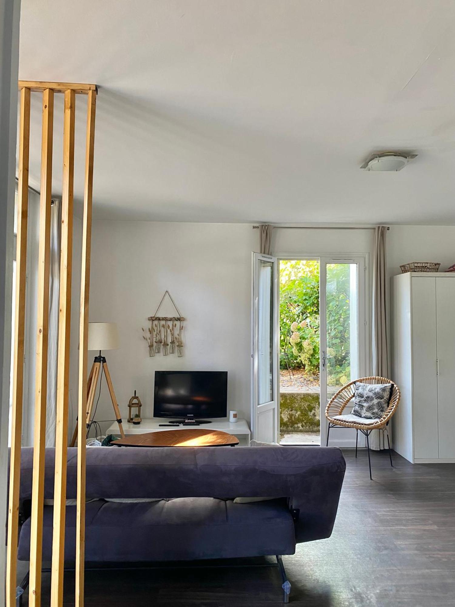 Agreable Petit Gite Avec Piscine Et Jardinet Salies-de-Béarn Eksteriør bilde