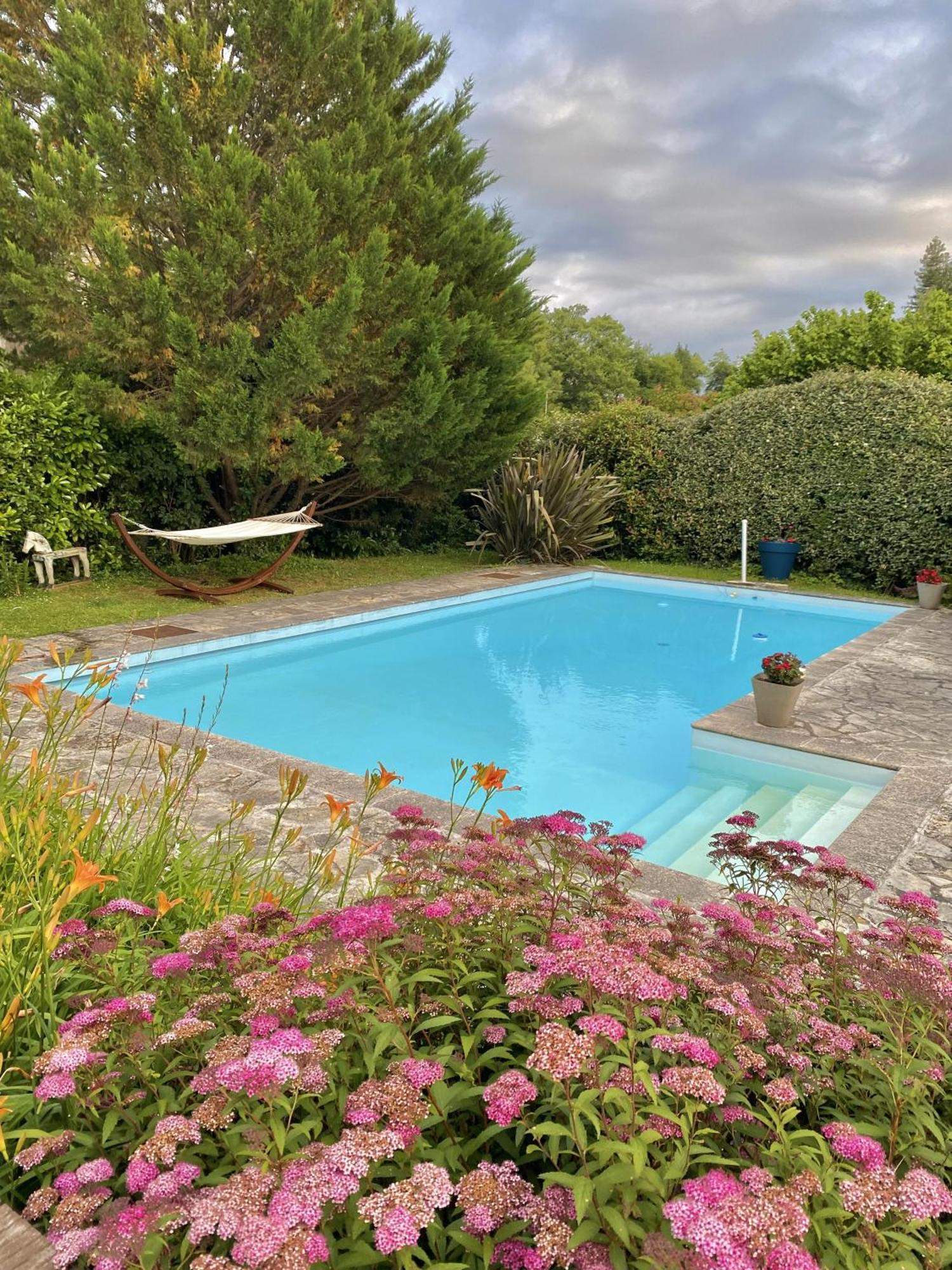Agreable Petit Gite Avec Piscine Et Jardinet Salies-de-Béarn Eksteriør bilde
